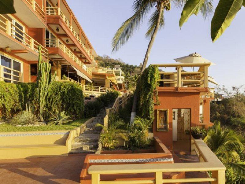 Hotel Irma Сиуатанехо Екстериор снимка